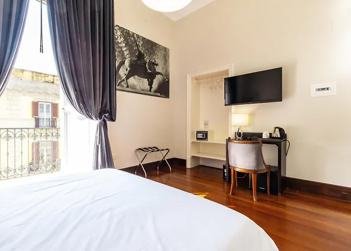 Gramsci Suites